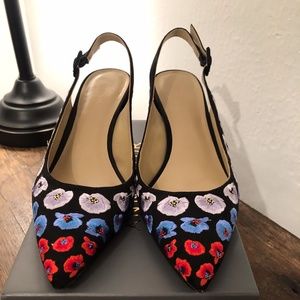 Ann Taylor Ladies Brielle Embroidered Floral Pumps